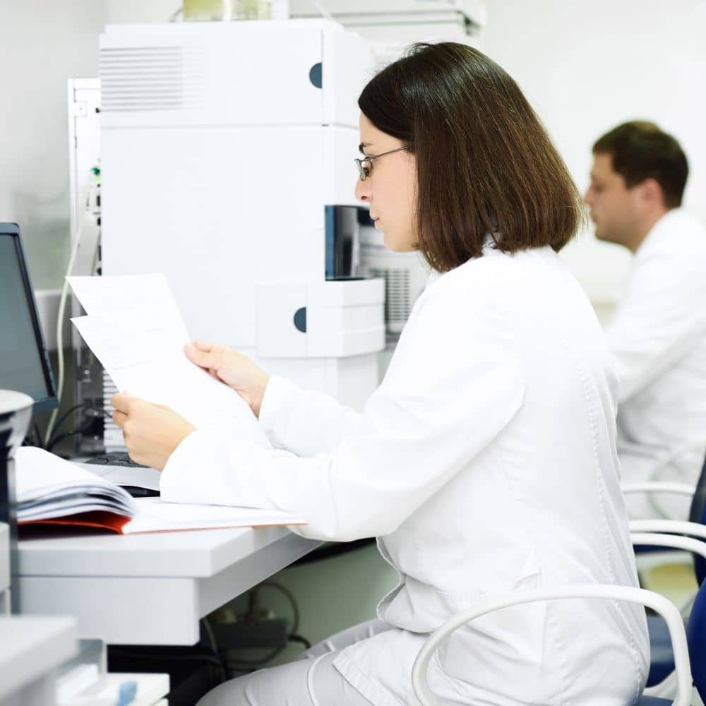 Analytiker-in-Chemie