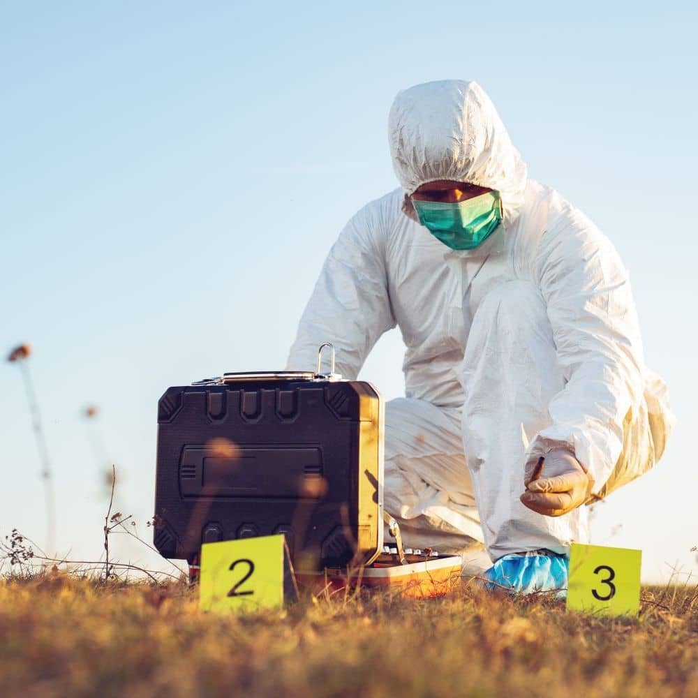 Forensiker
