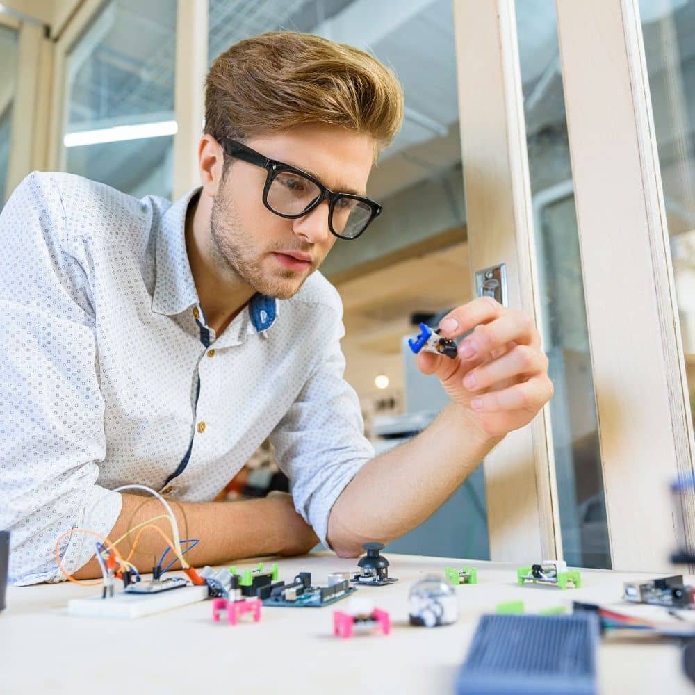 Ingenieur-in-Kunststofftechnik