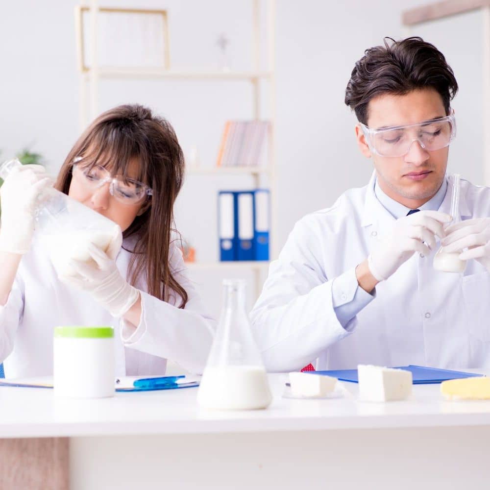 Milchwirtschaftliche-r-Labormeister