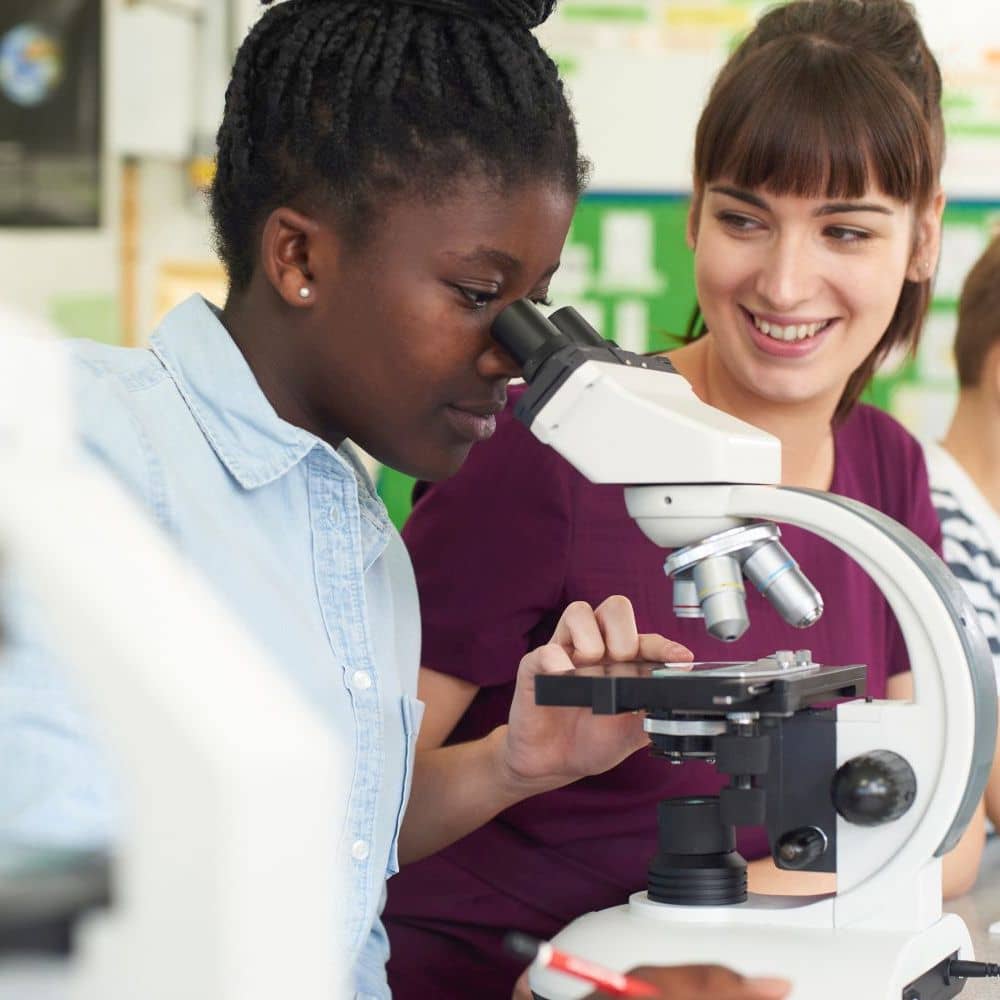 Nachhilfelehrer-in-Biologie-Physik-Chemie