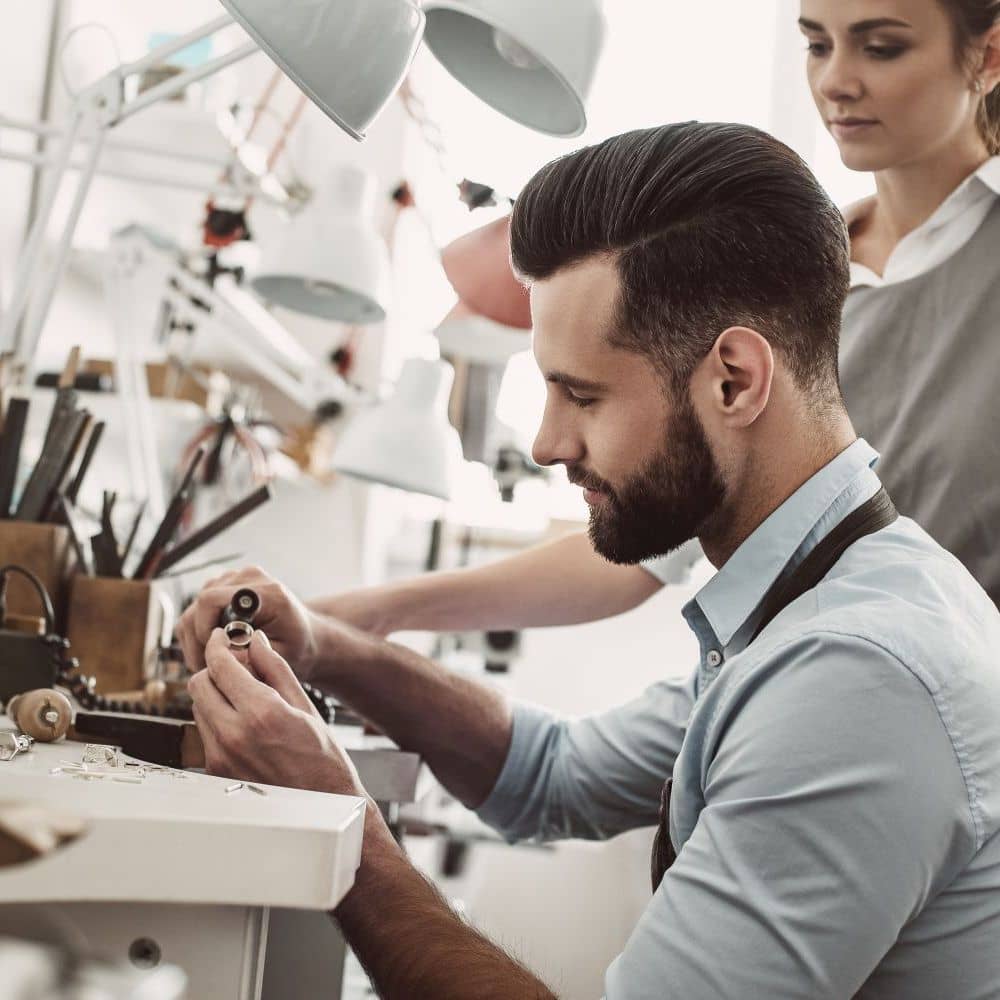 Schmuck-Edelsteine-Musikinstrumentenbau-Berufe